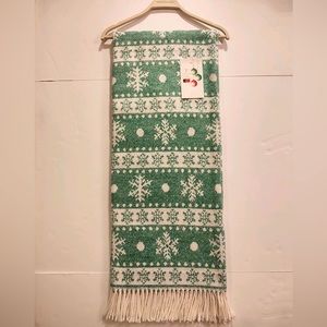 🎁Texteis Penedo Holiday Throw Blanket - Iced Green Snowflakes